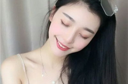 黑色蕾丝发卡小姐姐头像,演绎时尚小姐姐的优雅魅力